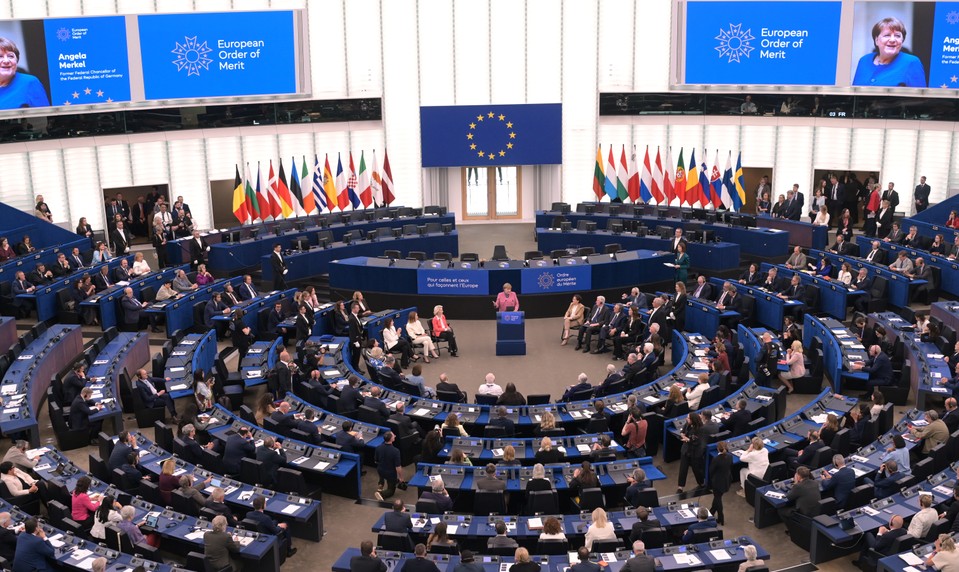 Stranu ESN preveria pre možné porušovanie hodnôt EÚ. Členom je aj Republika